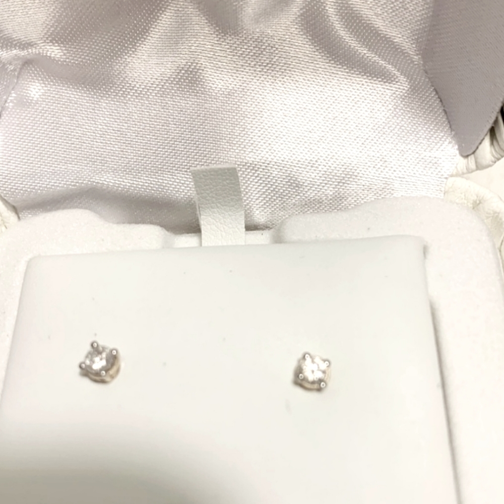 1/5 CT TW EARRINGS